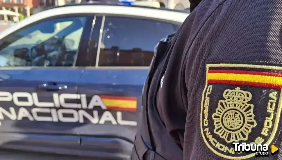 Fallece un hombre dentro del contenedor de ropa en el que dormía en Madrid