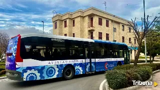 Los autobuses metropolitanos promocionan la imagen de Carbajosa Empresarial